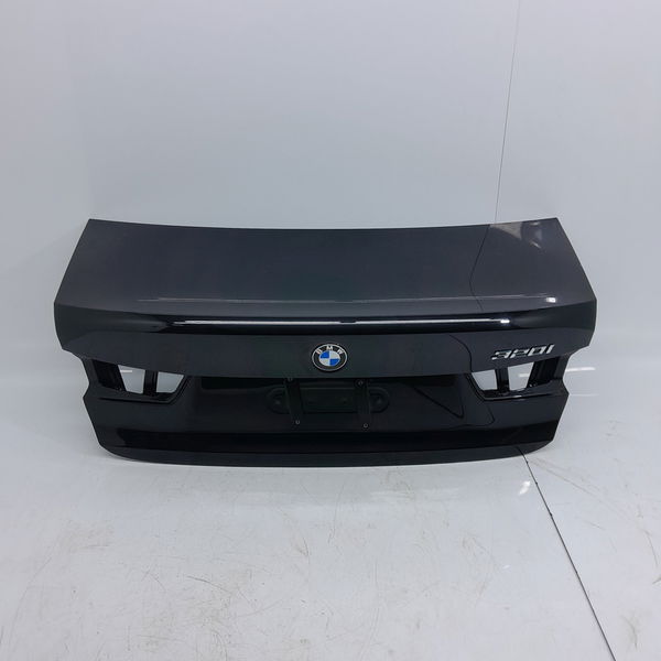 Tampa Traseira Bmw 320i 330 2019/2025 Lisa Preto