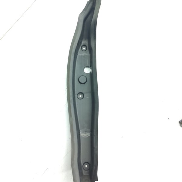 Guarda Po Paralama Mercedes C200 Esq 2022/2025 A2068890000 Preto