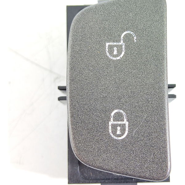 Botao Trava Porta Evoque Dianteira Dir 2012/2019 Bj3214017ab