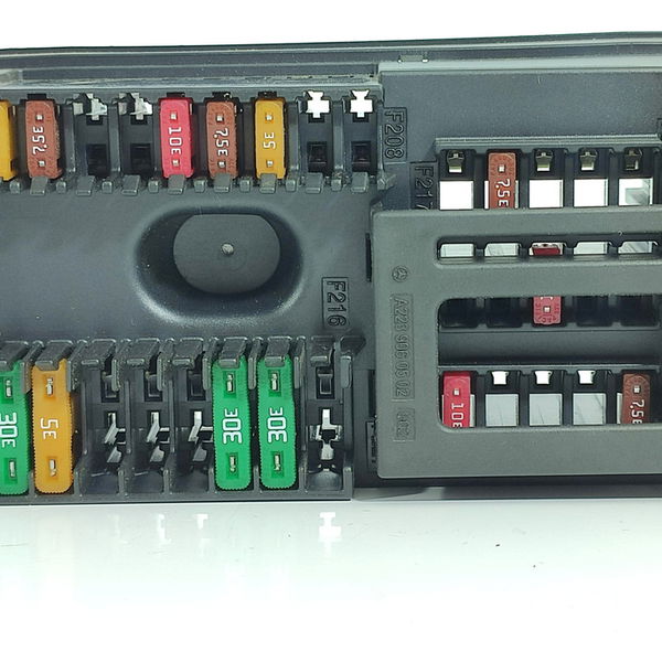 Caixa Fusiveis Mercedes C200 C300 2022/2025 A2239060402