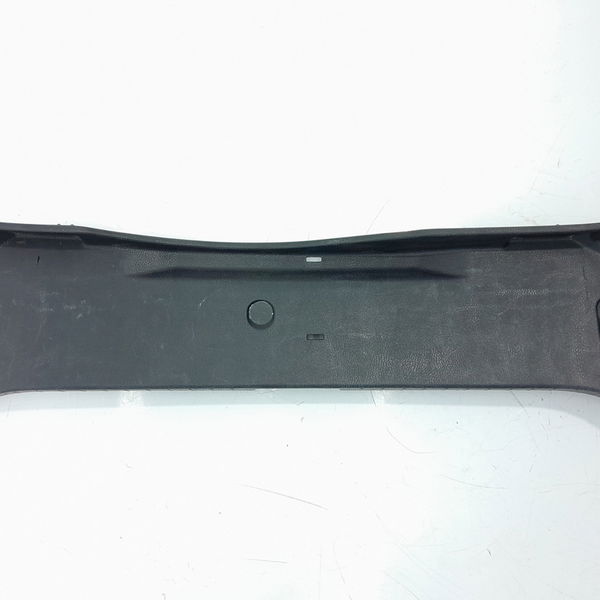 Soleira Porta Mala Corolla 2015/2018 5838702280 Preto