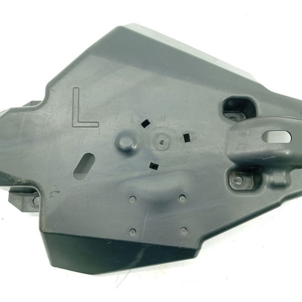 Protetor Bandeja Mercedes C200 Tras Esq 22/25 A2063528101