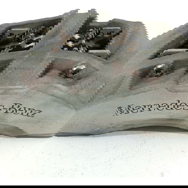 Pinca Freio Mercedes C200 C300 Dianteira Esquerda 2022/2025