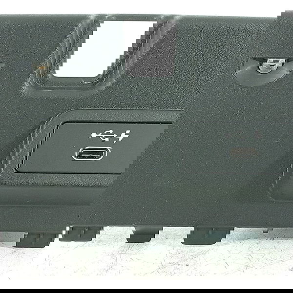 Moldura Entrada Usb Bmw 320 330 G20 2019/2025 51166807232