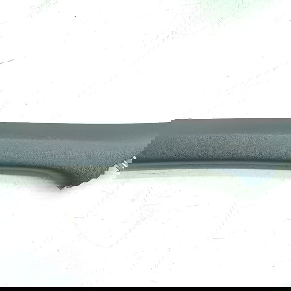 Moldura Coluna Parabrisa Creta  Interna Esquerda 2017/2021 Preto