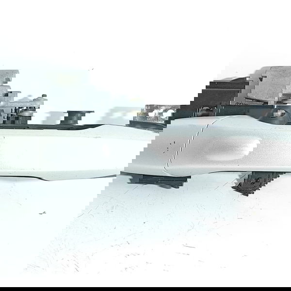 Macaneta Externa Porta Edge Dianteira Direita 2008/2014 Prateado Dianteira