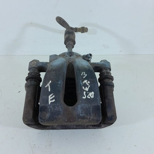 Pinca Bmw 118 120i Traseira Esquerda 2005 A 2010