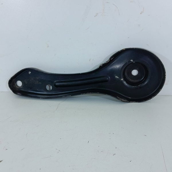 Suporte Braco Bmw 118 120 Traseira Esquerd 2005/2010 6766053