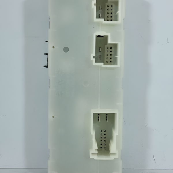 Modulo Abert Porta Malas Bmw 320 X3 X6 19/23 A2c7671600500