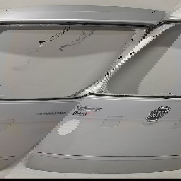 Tampa Traseira Fiat Idea Adventure 2005/2010 Cinza