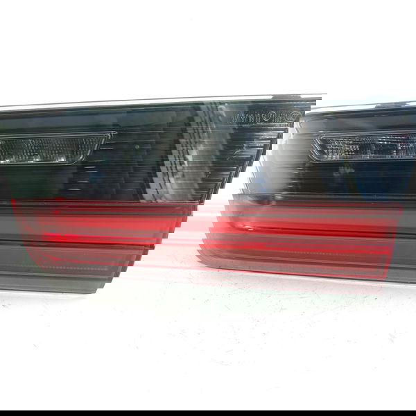 Lanterna Bmw 320 330 Direita Tampa 2019/2023 H8742045410 Direito/passageiro Vermelho