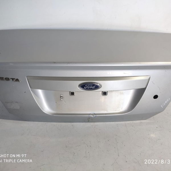 Tampa Traseira Ford Fiesta Sedan 2013/2016 Detalhe Prateado