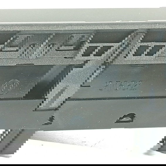 Botao Porta Malas Evoque 2012/2019 Bj3211654ab