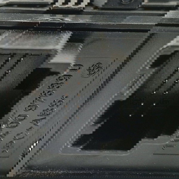 Botao Porta Malas Evoque 2012/2019 Bj3211654ab