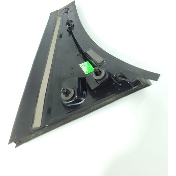 Acabamento Tampa Tras Mercedes Gla200 Esquerd0 A1567900388 Preto