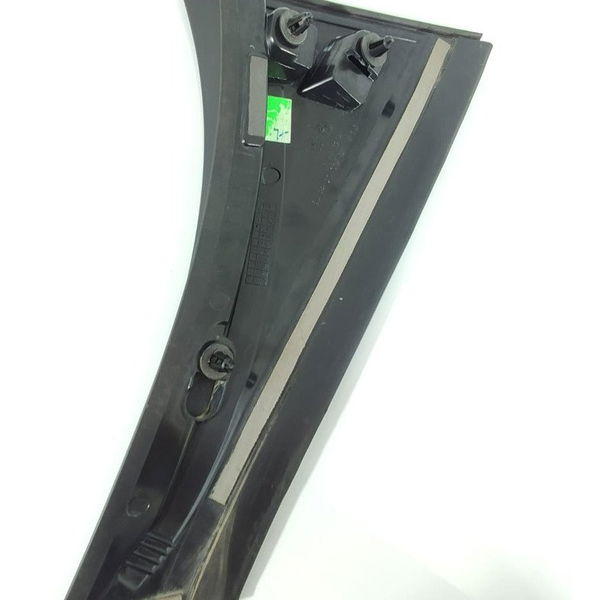 Acabamento Tampa Tras Mercedes Gla200 Esquerd0 A1567900388 Preto