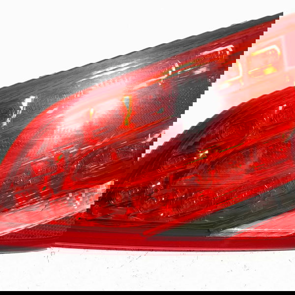 Lanterna Tampa Traseira Audi A4 Direita 2009/2012 8k5945094k Direito/passageiro Vermelho