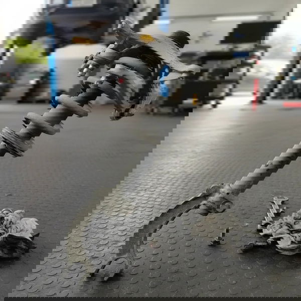 Amortecedor Mola Audi Q5 Dianteiro Esquerdo 2009/2013 830031