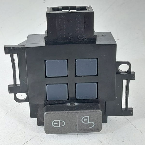 Botao Trava Discovery 4 Esquerdo 2011/2015 Ah2214017ba