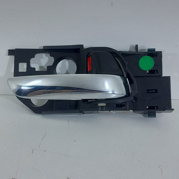 Macaneta Interna Porta Honda Hrv Dianteira Direita 2015/2021 Prateado Dianteira