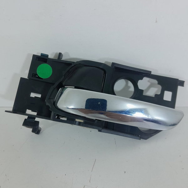 Macaneta Interna Porta Honda Hrv Dianteira Esq 2015/2021 Prateado Dianteira