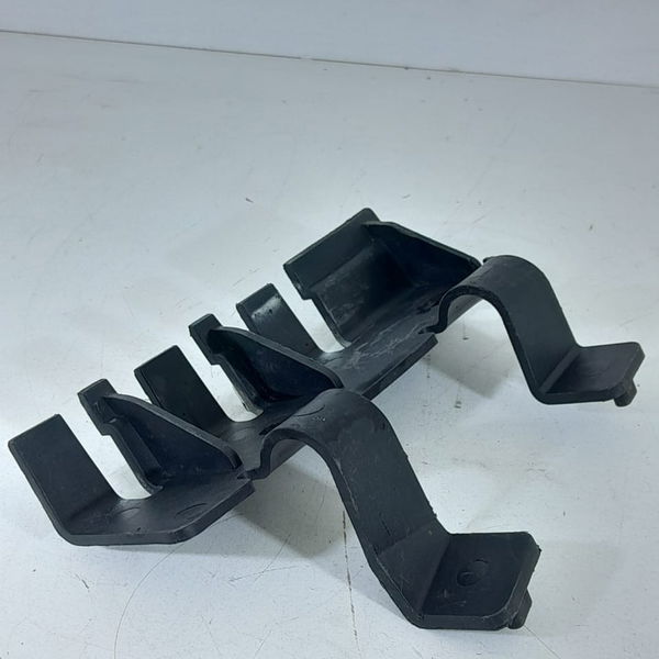 Guia Parachoque Discovery 4 Traseiro Esq 2010/2015 Dql000071