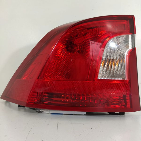 Lanterna Volvo S60 T5 Esquerda 2011/2018 31395930 Esquerdo/motorista Vermelho