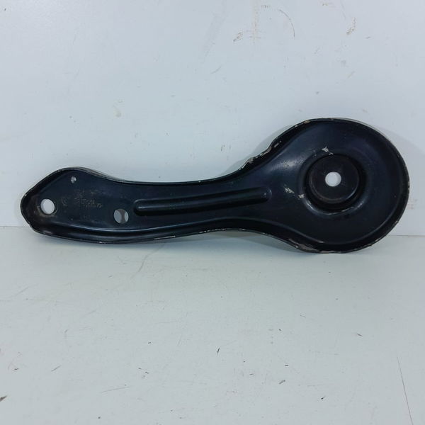 Suporte Braco Bmw 118 120 Traseira Esquerd 2005/2010 6766053
