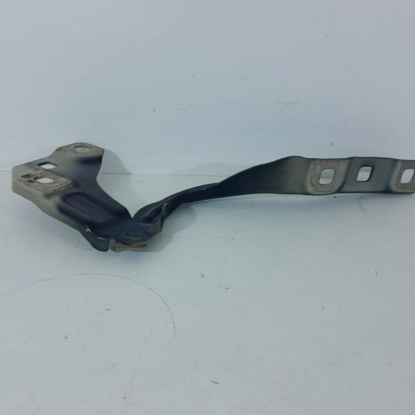 Dobradiça Braco Capo Tracker 2021 2022 2024 Dir Orig /32080