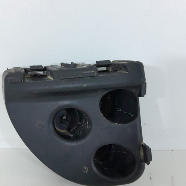 Guia Parachoque Tracker Traeiro Esquerdo 2020/2024  26279904