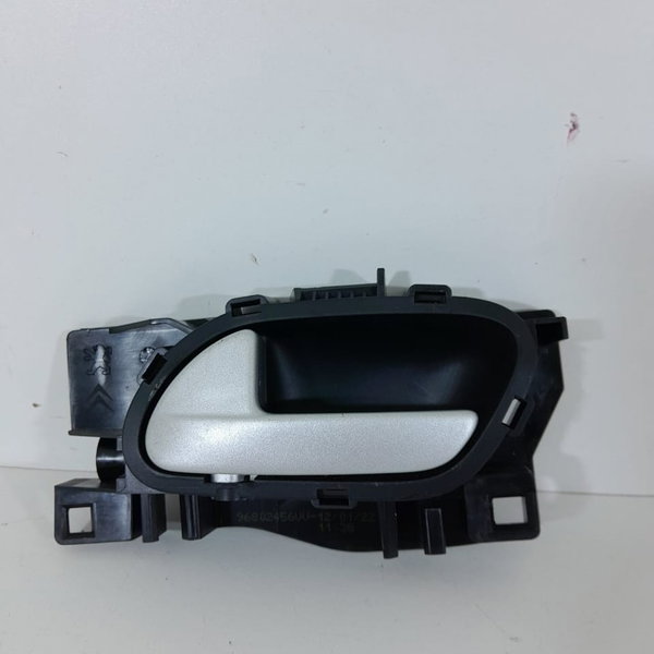 Macaneta Porta Peugeot 2008 Dianteira Esquerda 2016 A 2024 Dianteira