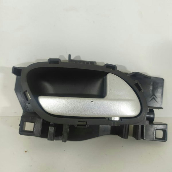 Macaneta Interna Peugeot 2008 Direita 2024 Original