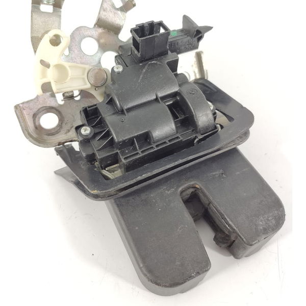 Fechaura Tampa Traseira Audi A1 A3 A4 A5 Q3 Q5 8r0827505