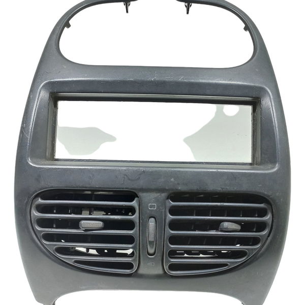 Moldura Central Painel Radio Difusor Ar Peugeot 206 1.6