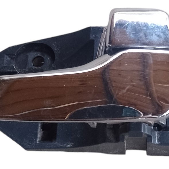 Maçaneta Interna Traseira Direta Mitsubishi Airtrek 2007 Marrom (imitação Madeira) Com Cromado Traseira