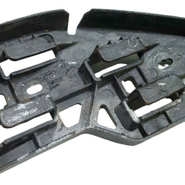 Guia Parachoque Dianteiro Direito Volkswagen Polo 2010