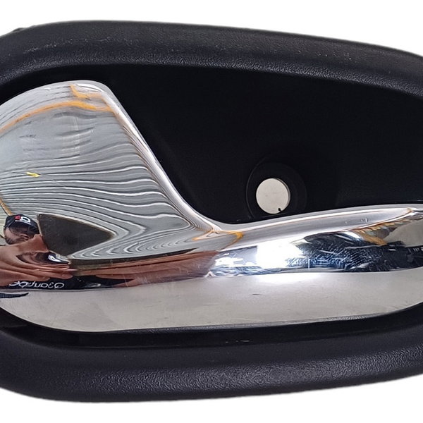 Maçaneta Interna Dianteira Esquerda Renault Sandero 2017 Cromada Dianteira