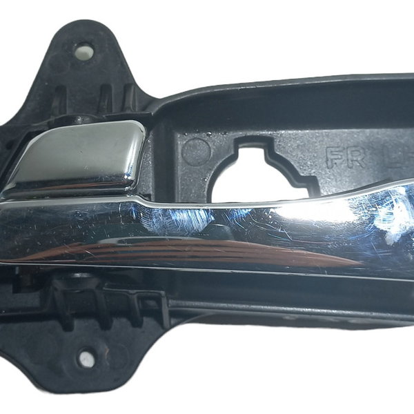 Maçaneta Interna Dianteira Esquerda Hyundai I30 2009 Cromado Dianteira