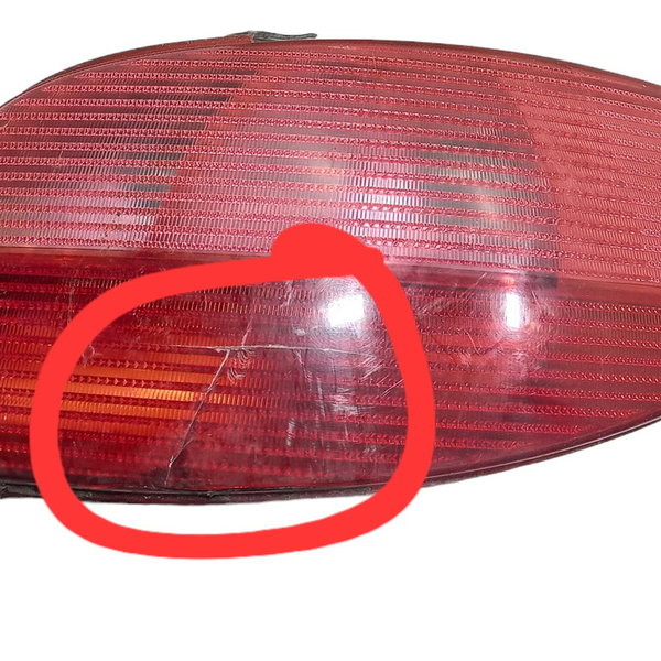 Lanterna Traseira Direita Peugeot 206 1999 Direito