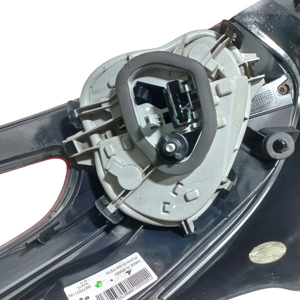 Lanterna Traseira Esquerda Peugeot 208 2014 Allure  Esquerdo X