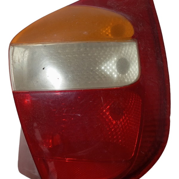 Lanterna Traseira Direita Fiat Palio 1.0 8v 2004 2005 2006 Direito 017
