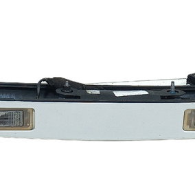 Moldura Aplique Tampa Traseira C/luz Placa Gm Tracker 2016 Branco