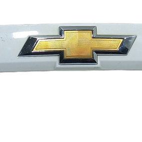 Moldura Aplique Tampa Traseira C/luz Placa Gm Tracker 2016 Branco