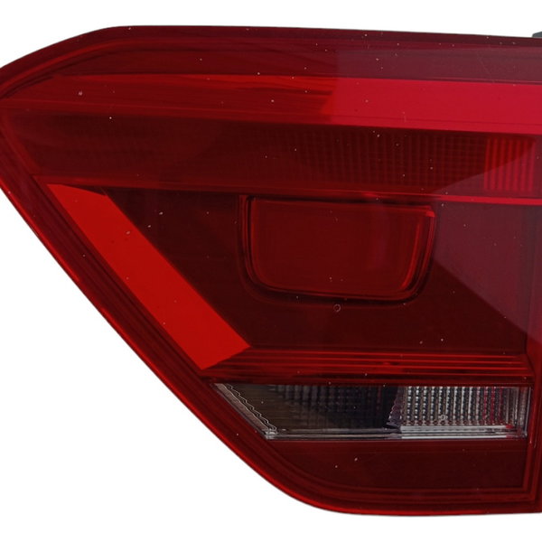 Lanterna Tampa Traseira Direita Volkswagen Fox 2014 2015  Direito/passageiro Vermelho