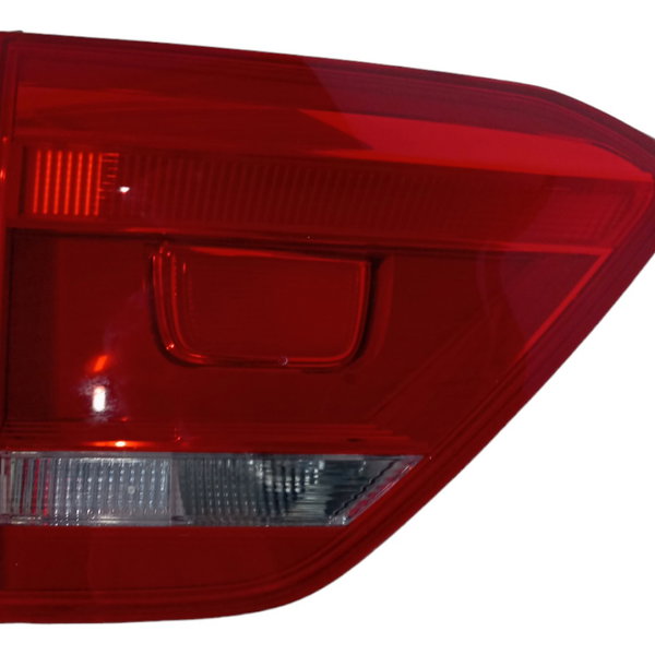 Lanterna Tampa Traseira Esquerda Volkswagen Fox 2014 2015  Vermelho
