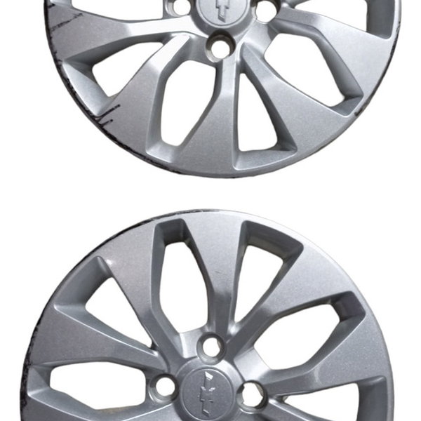 Par Calota Roda Aro 15 4x100 Original Chevrolet Onix 2018 19 Prata