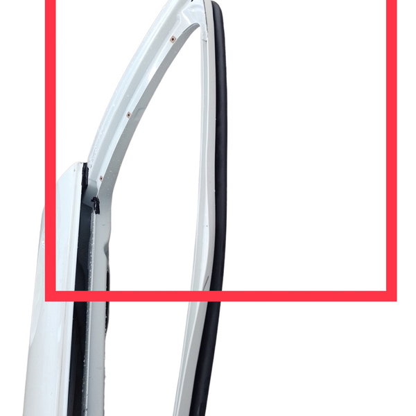 Porta Dianteira Direita Mercedes Benz C180 Detalhes  Dianteira Direito Branco