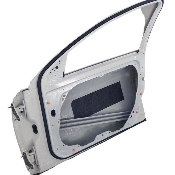 Porta Dianteira Direita Mercedes Benz C180 Detalhes  Dianteira Direito Branco