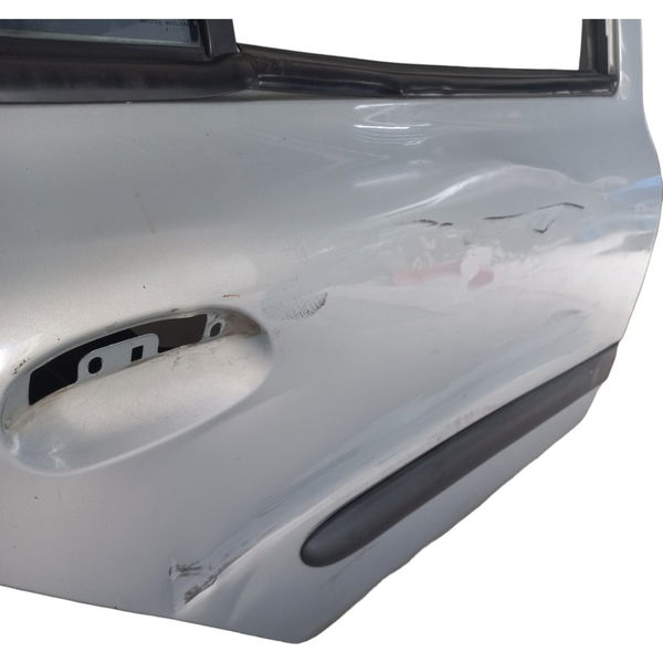 Porta Traseira Direita Renault Clio Detalhe