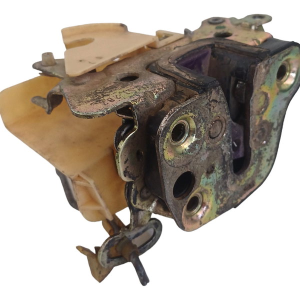 Fechadura Porta Dianteira Direita Gm Corsa 1997